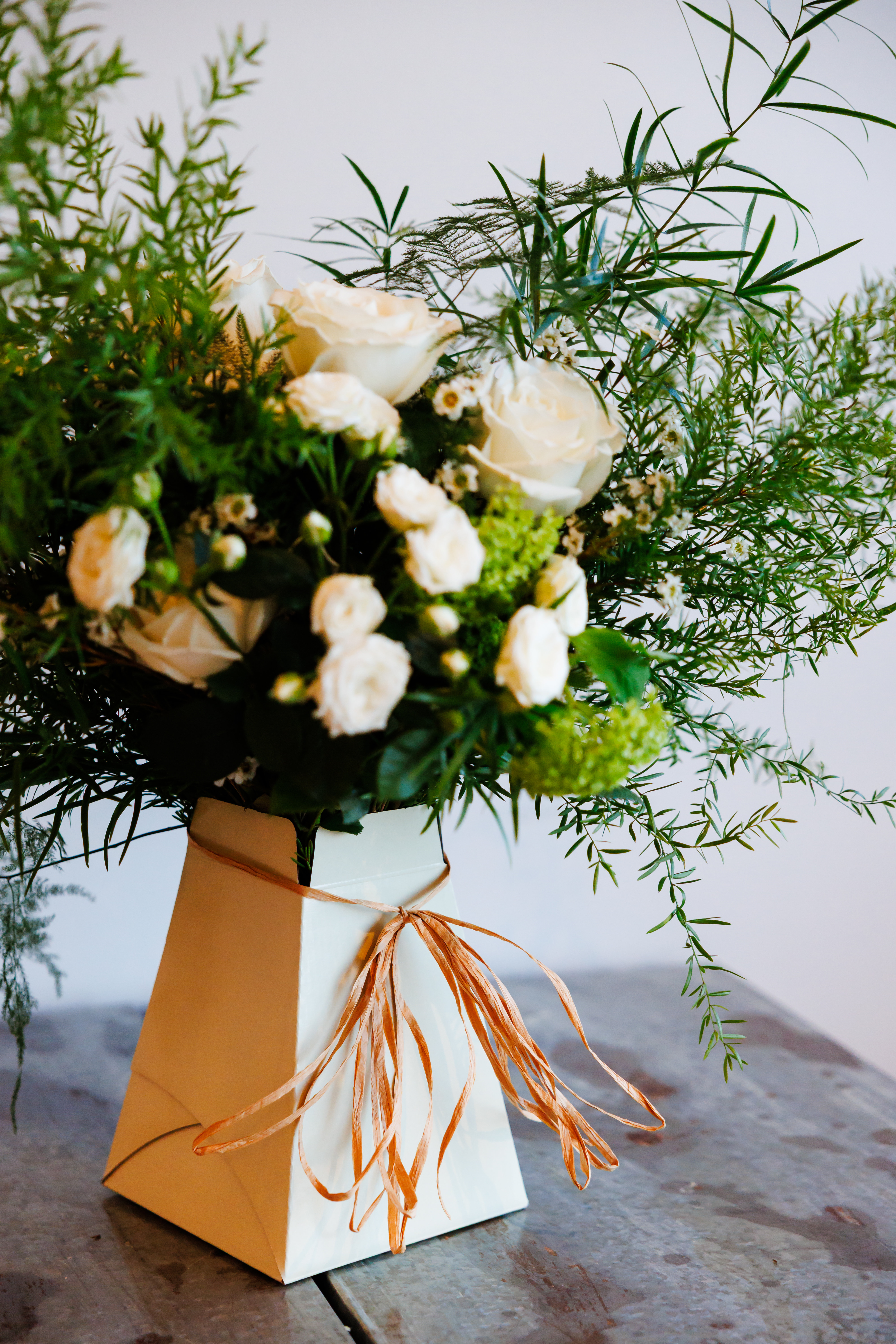Small Bouquet Ivory & Kraft Raffia
